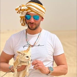 Meet your Posher, Amir